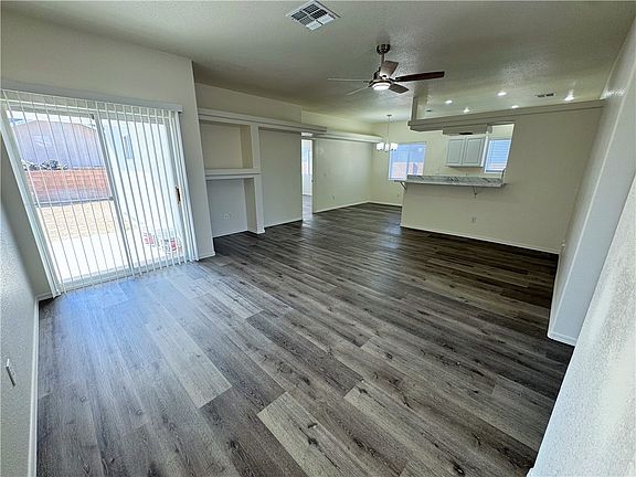3rd image of 3645 N Verdugo Rd