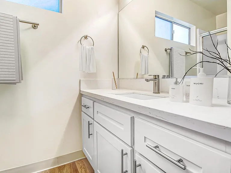 13157 Riverside Dr — Photo 24