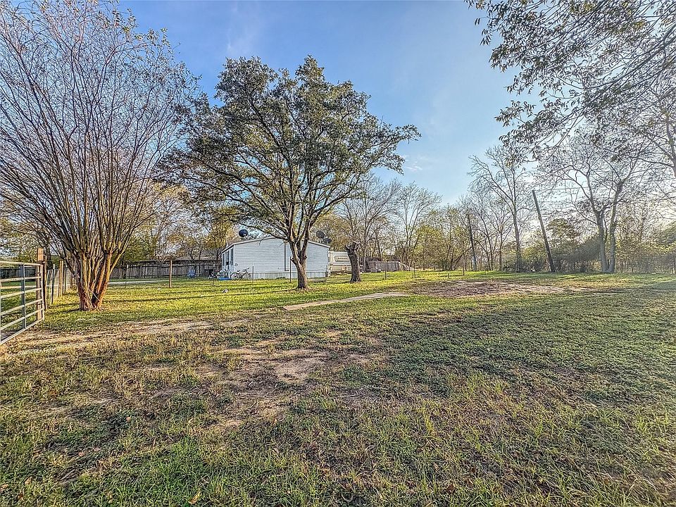 1st image of 907 Westview Cir