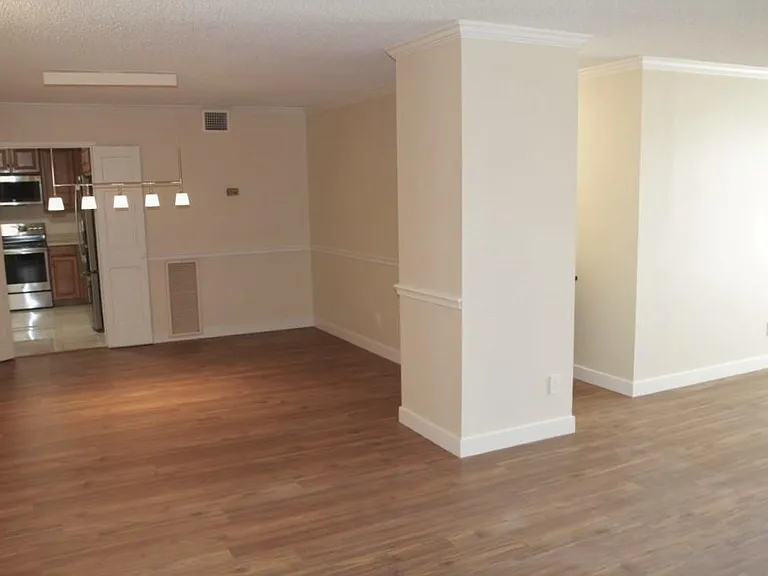 1800 Old Meadow Rd #806 — Photo 7