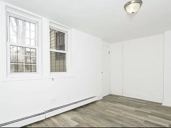 5th image of 210 Spencer St #1F
