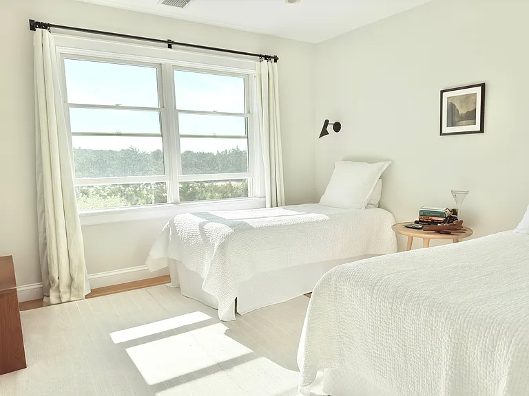 162 Dune Rd — Photo 15