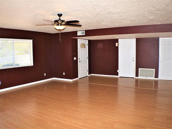 4th image of 530 W Black Hills Drive