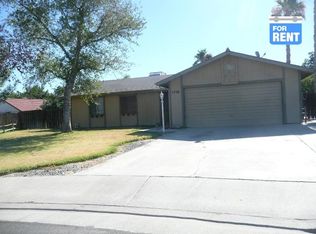 1350 Maxwell Ct, Hanford, CA