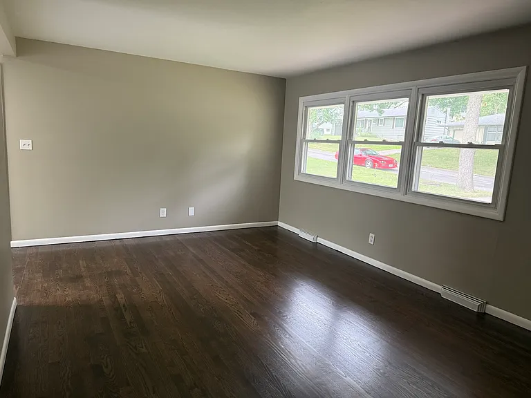 5546 N Woodland Ave — Photo 10