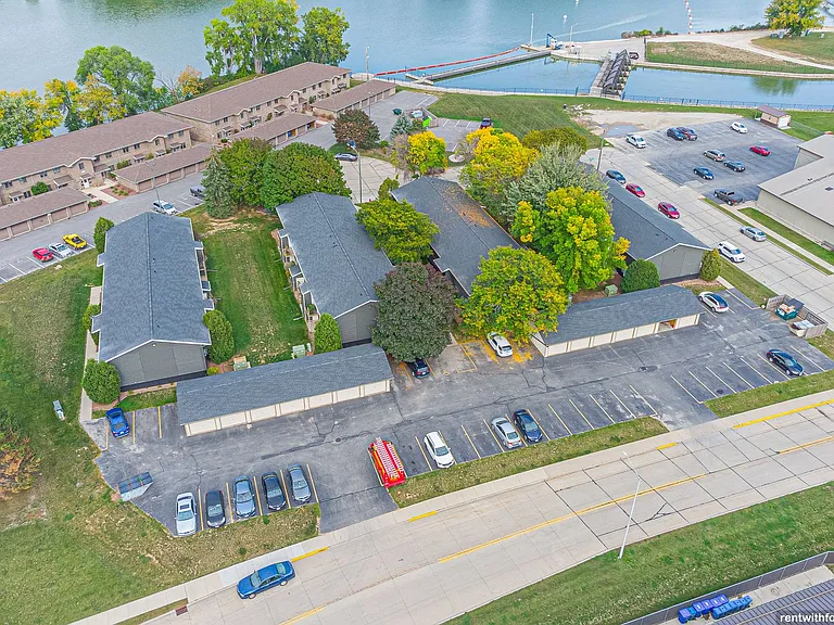 410 Bicentennial Ct — Photo 15