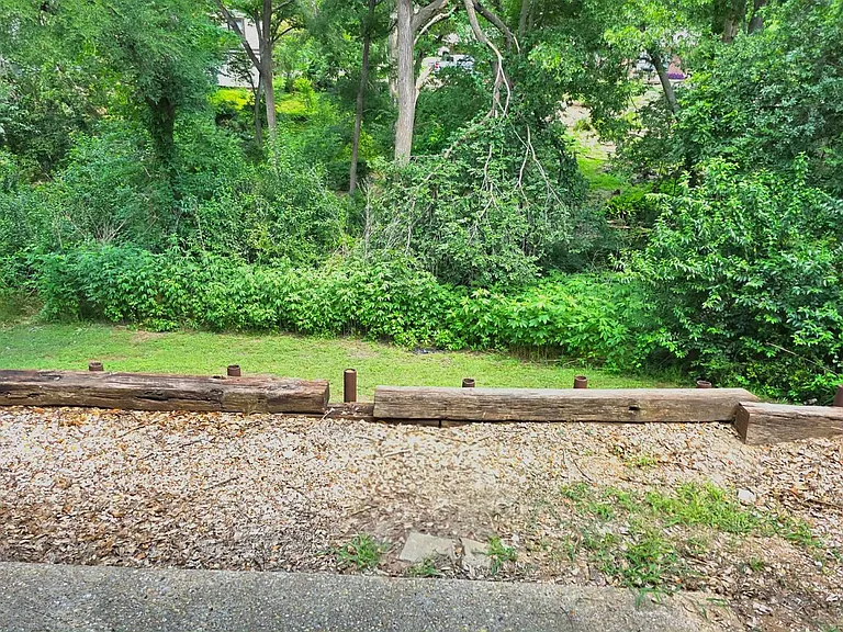 2912 Stewart Dr — Photo 20