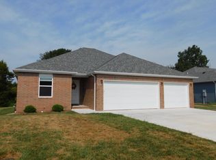 1210 Abbey St, Monett, MO 65708