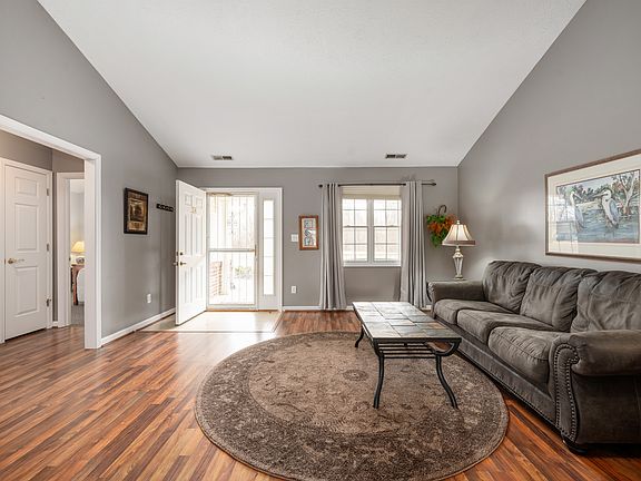 3rd image of 1114 Northfield Ln