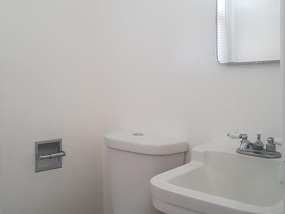 5th image of 23333 Shadycroft Ave