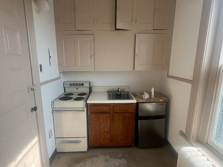 281 S Franklin St #8 — Photo 6