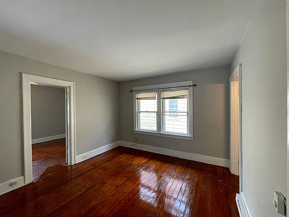 2nd image of 1821 Maple Ave #2