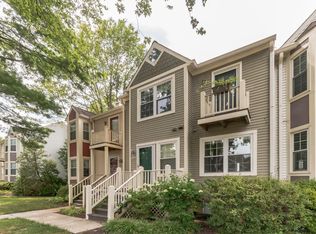 304B Locust St SE #13, Vienna, VA 22180