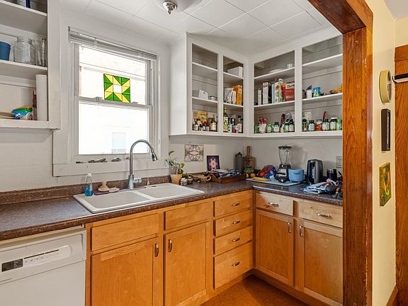 3rd image of 39 Grove Street