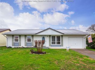 113 Dodd St, Poca, WV 25159