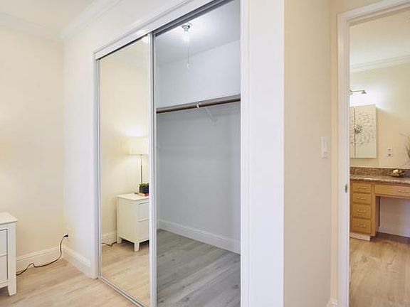 4th image of 1614 Hudson St APT 105