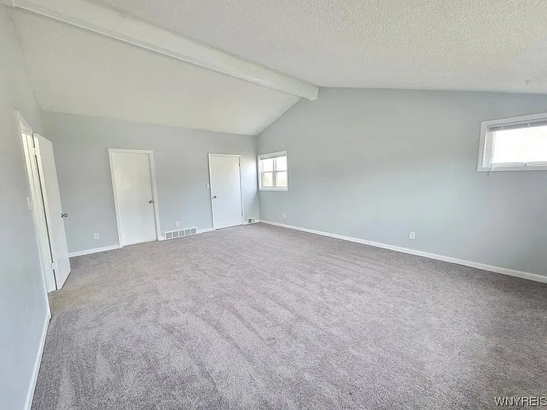 48 Taverly Dr — Photo 15