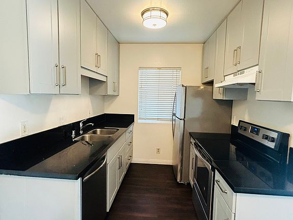 3rd image of 1195 34th St APT 5