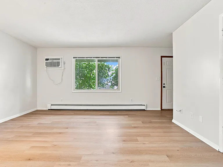 500 - 530 Laurel St — Photo 32