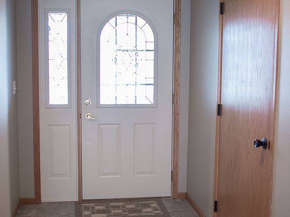 2nd image of 412 Skyview Cir