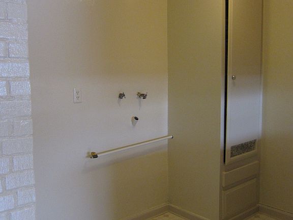 washer/dryer hook up
