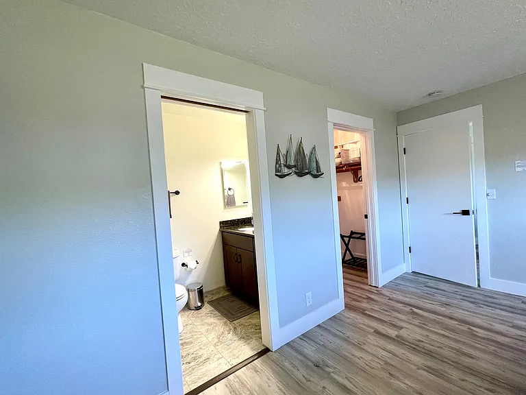 NW Oceania Dr — Photo 34