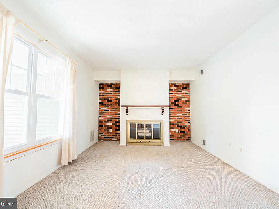 26 Oakwood Pl, Logan Township, NJ 08085 | Zillow