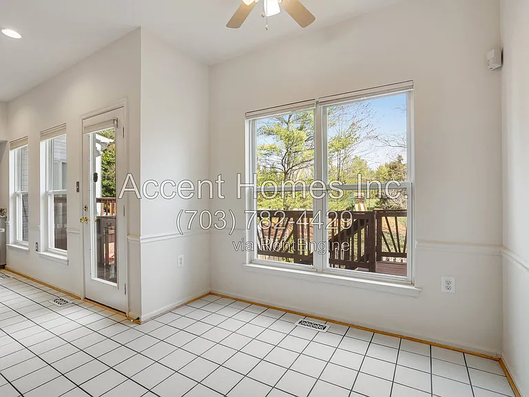 21217 Millwood Sq — Photo 24