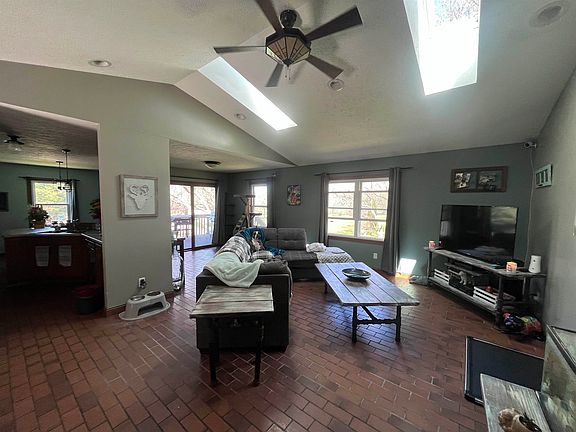 5th image of 100 Ambrose Dr SE