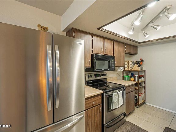 5th image of 225 N STANDAGE -- #55