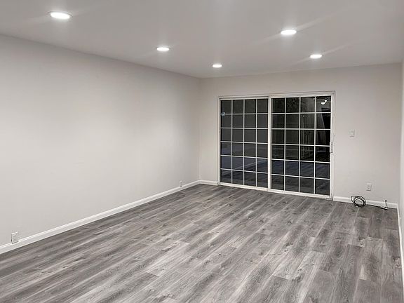 3rd image of 3288 Coldwater Dr