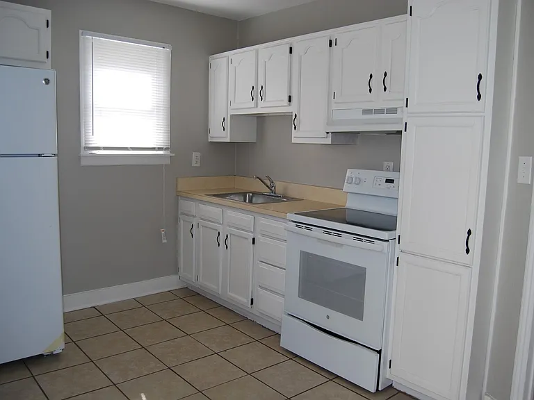 868 Clarks Ln — Photo 3