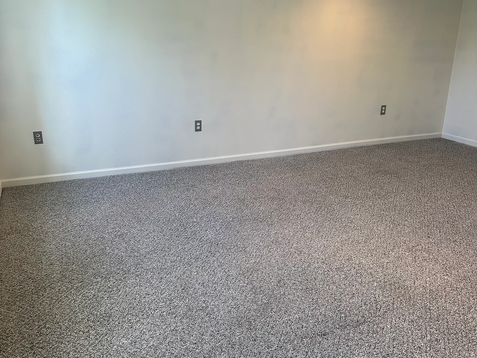 3 bed, 1.5 bath, $2,100 — Photo 4