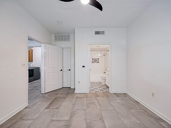 5th image of 1852 Summit Ave