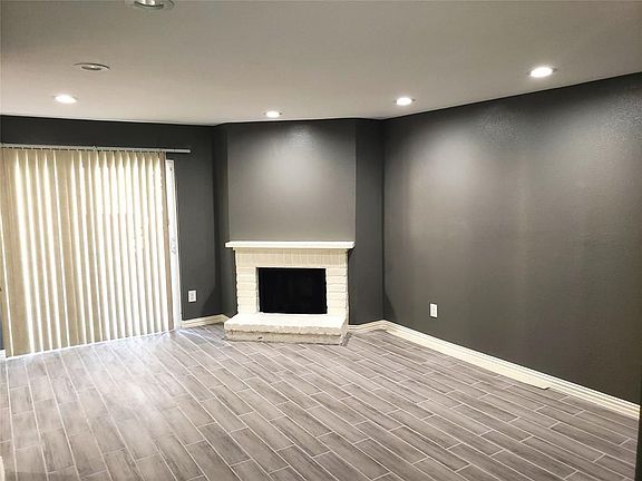 4th image of 16111 Aspenglen Dr APT 403