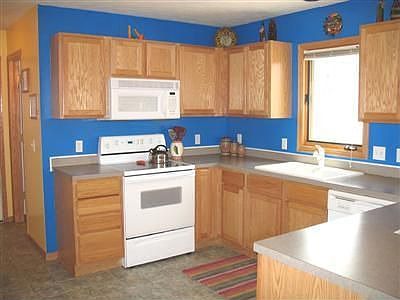 Large kitchen - fresh paint - new granite sink and deluxe faucet