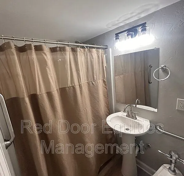 123 N Broad St #303 — Photo 3