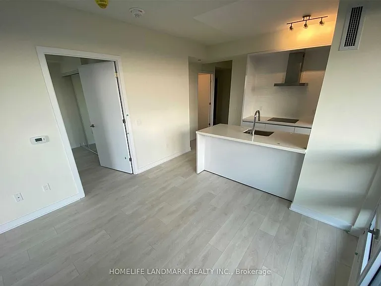 2221 Yonge St #5009 — Photo 12