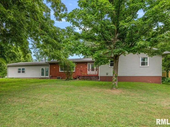 18112 Apple Tree Ln, Petersburg, IL 62675