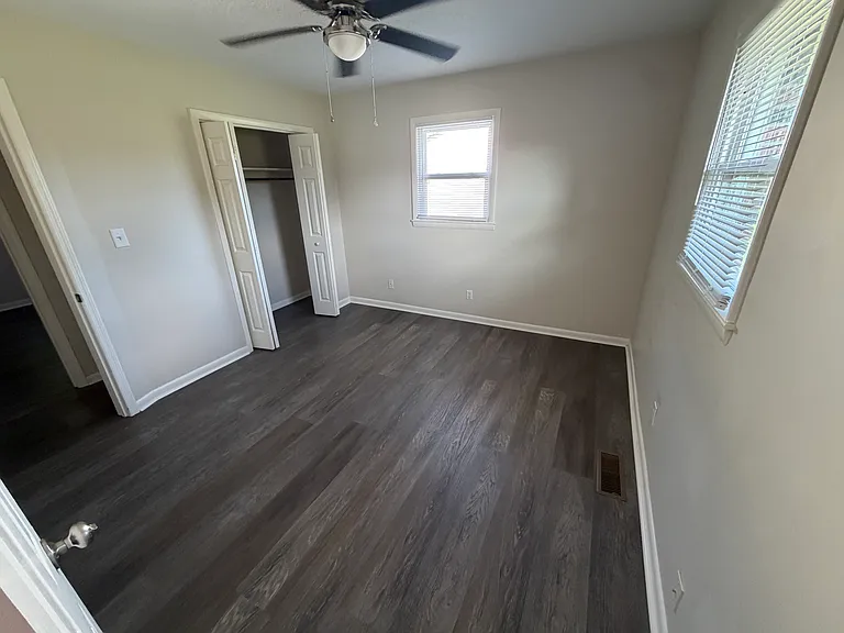 1515 Fort Ave — Photo 6