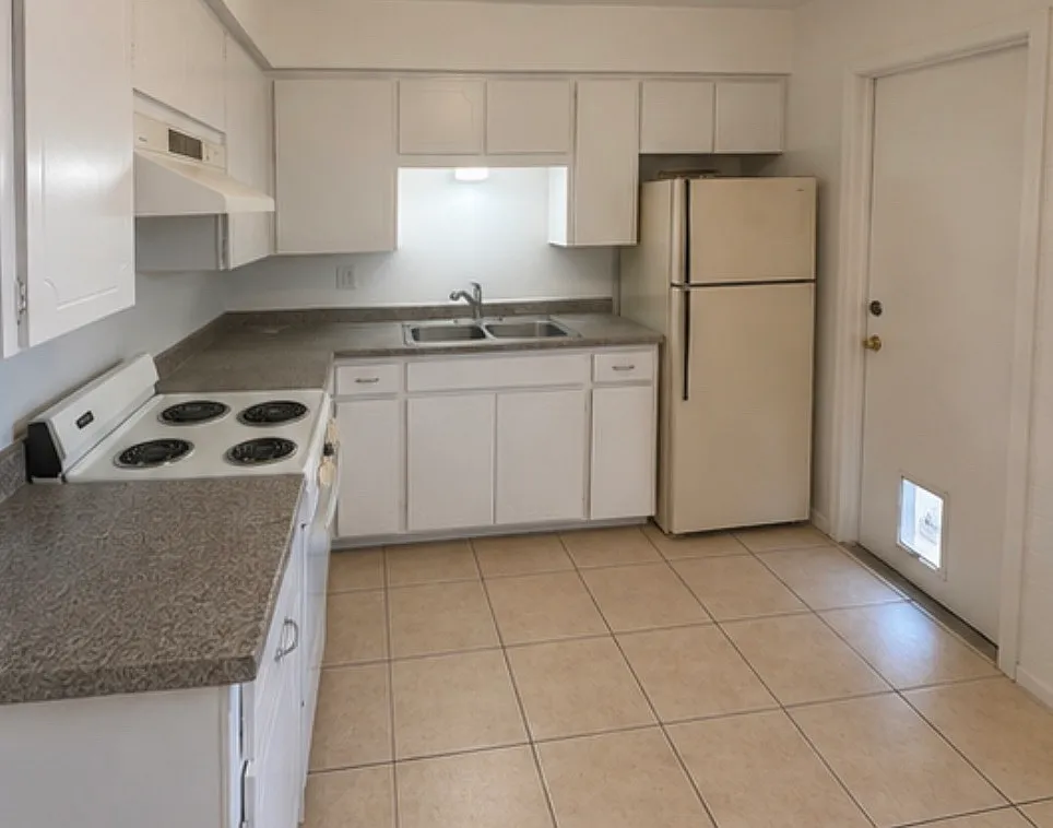 2 bed, 812 sqft, $1,450 — Photo 1