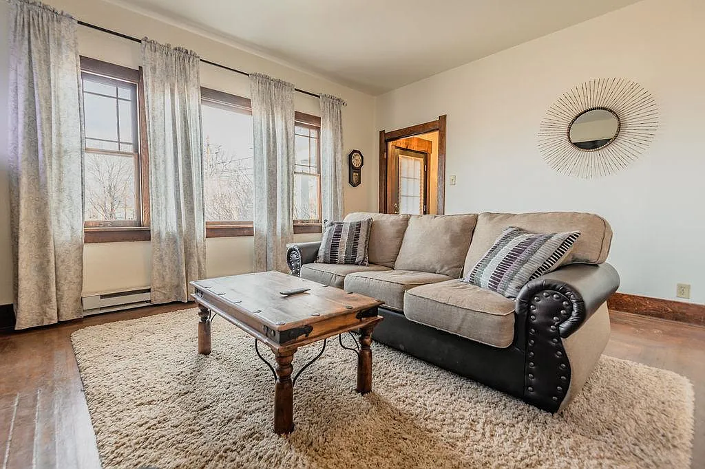 2 bed, 1064 sqft, $1,500 — Photo 4