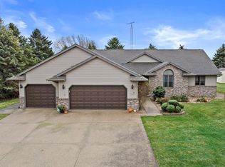 1021 Maple St, Lomira, WI 53048