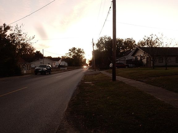 4th image of 1219 W Barnett St