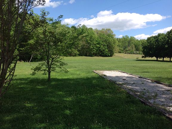 3rd image of 345 Oakwood Trl