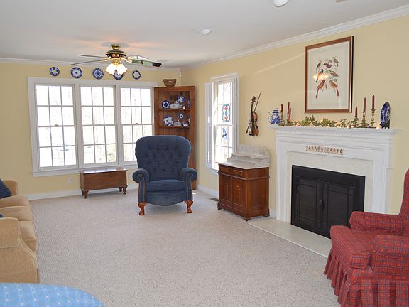 4th image of 2045 Valley Springs Ct