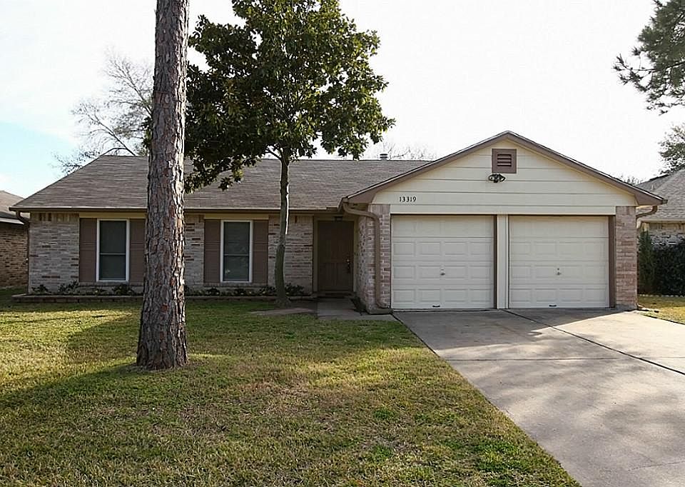 1st image of 13319 Piney Oaks Dr