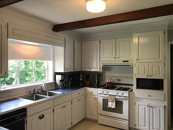 2nd image of 2039 Briarwood Dr