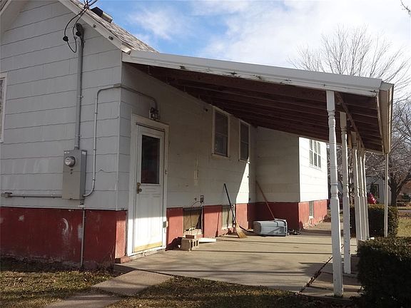 4th image of 525 Western Ave