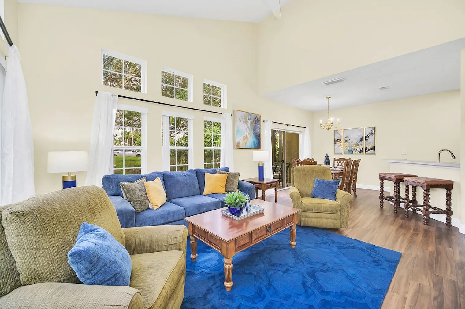 4 bed, 3.0 bath, 1646 sqft, $3,696 — Photo 3